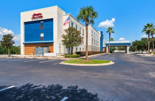 Ferry Pass Hotel | Hampton Inn & Suites Pensacola I-10 N at University Town Plaza