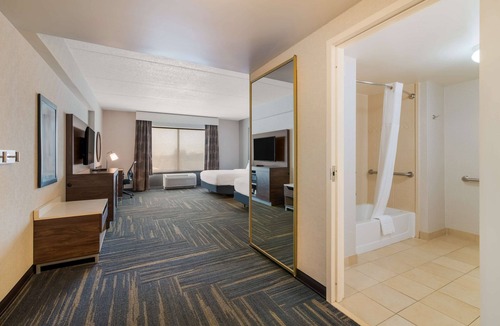 Plattsburgh Hotel | Hampton Inn & Suites Plattsburgh