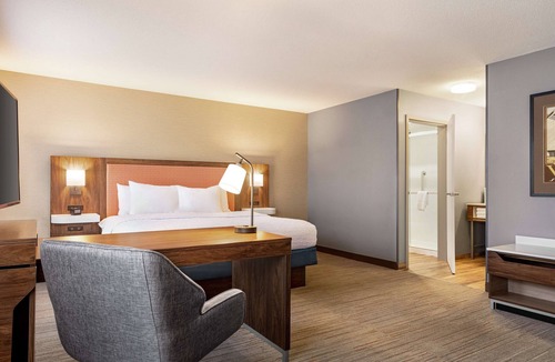 Valparaiso Hotel | Hampton Inn & Suites Valparaiso