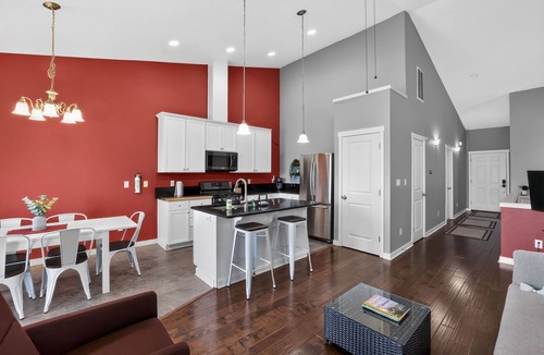 Happy Valley House | Happy Valley Monthly Rental | Projection Screen