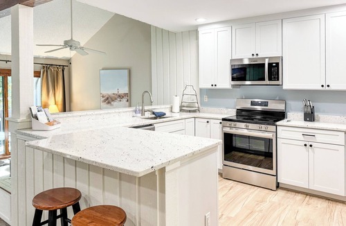 Harbor Springs House | Harbor Cove #45 – Modern Comfort Near the Shore