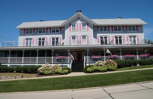 Grand Haven Bed & Breakfast | Harbor House Inn