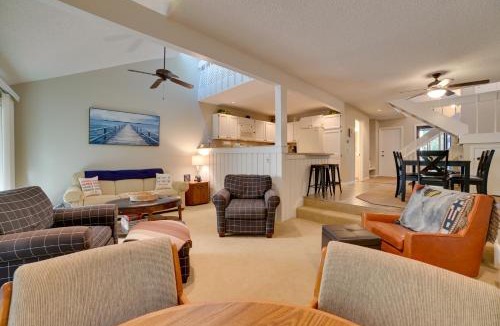 Harbor Springs House | Harbor Springs Condo w/Fireplace Near Skiing!