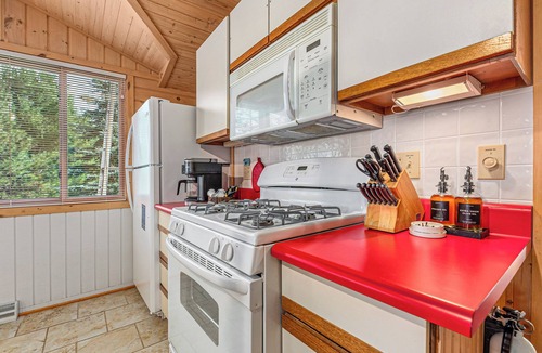 Sayner Cabin | Harlequin Haven | Hot Tub, AC, Lake Access, Private Deck