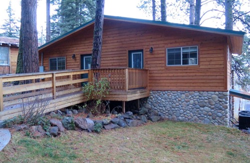 Klamath Falls Cabin | Harriman Springs Resort Cabin 3 - Cabins with a View
