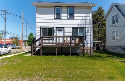 Royal Oak Apartment | Harrison Lookout — Great Royal Oak Location!