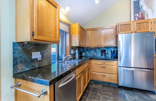 Deer Park House | HART09 - Cozy Sunriver Getaway, Hot Tub, AC, Bikes