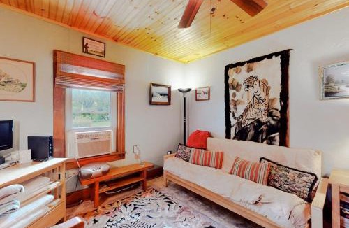 North Hero House | Hazen's Hideaway