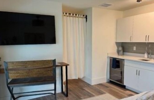Painters Walk Apartment | Headline