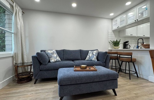 Hampton Bays House | Heart of the Hamptons, Waterfront with Pool! 1 Bed/1 Bath Townhome