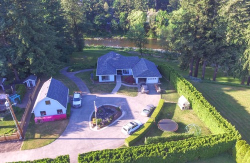Washougal House | Heart of Washougal River: waterfront property, beautiful view, located in town