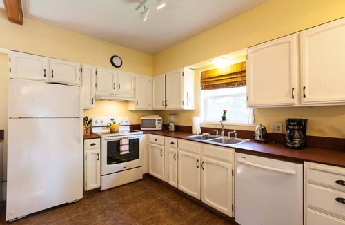 Hood River House | Heartbreak - Winter Special! Near Downtown Hood River!