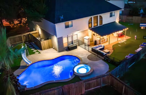 Klein House | Heated Pool, has it all & close to everything.