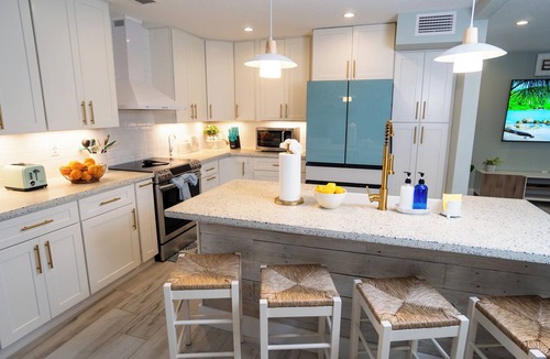 Cocoa Isles House | Heated Pool+Spa+BeachWalk+bikes+MiniGolf+beach essentials &toys+Outdoor Kitchen!