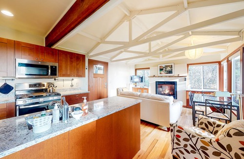 Otis Cabin | Heavenly Ocean/River View Home w/Deck, Serene Surroundings, & Free WiFi