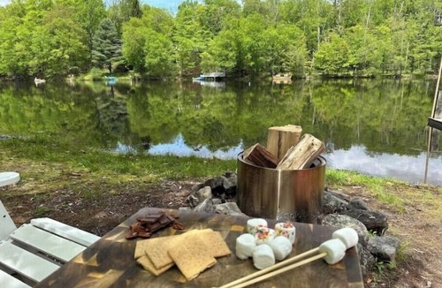 Ferndale House | Heron's Hideaway: Stylish Lakefront 5 BR Home