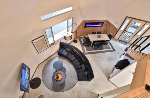 Coos Bay House | Hidden Dome Retreat in the Trees