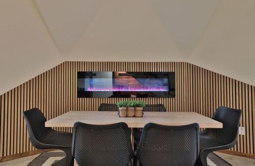 Coos Bay House | Hidden Dome Retreat in the Trees