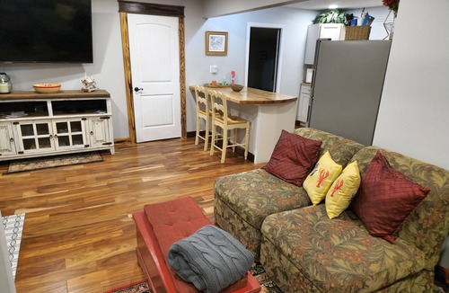 Lake Charles Cottage | Hidden gem, beautiful scenery, peaceful and private