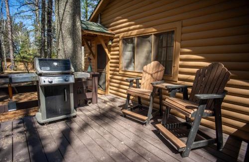 Babbitt House | Hidden Gem - Traditional Cabin - 2 Bedroom - Parking - Wi-Fi Netflix CB02