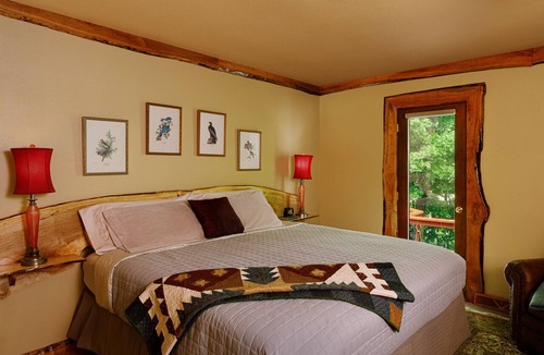 Hingham Bed & Breakfast | Hidden Serenity B&B