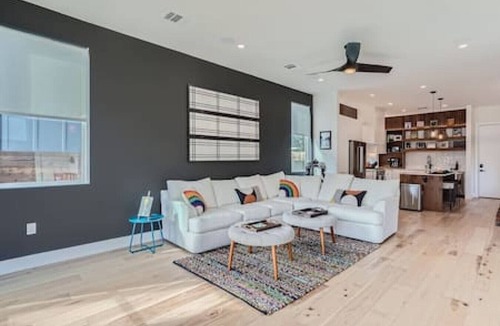 Chestnut House | High End 4 BDRM Downtown Home w/POOL Close to Hot Spots!