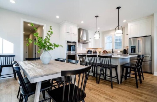 Saint Joseph House | High End Home on Water & Pool! 7 night minimum. Sunday to Sunday