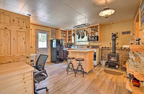 La Pine Cabin | High Lakes Hideaway: La Pine Fishing Cabin!