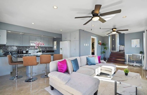 Eagle Rock House | Highland Park Home: Jacuzzi, Hillside Views, Walk to Cafés
