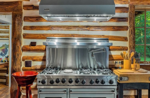 Highlands Cabin | Highlands Luxe 24-acre Mountain Estate, on Big Creek, Joe Webb Log Cabin