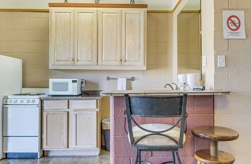 Whitney Apartment | Hike, Fish & More: Quaint Lake Whitney Retreat