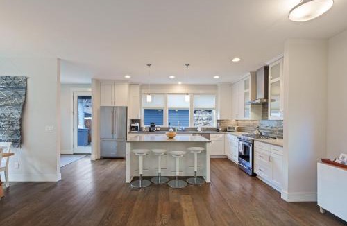 Awbrey Butte House | Hillside Haven home