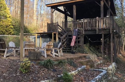 Baxter House | Hillside Loft at Window Cliff Valley at Burgess Falls
