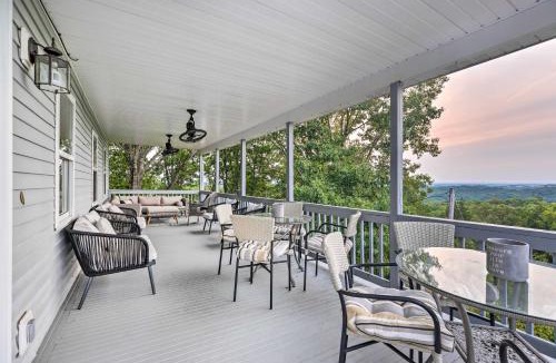 Branson House | 'Hilltop Hideaway' Branson Home w/Trampoline!