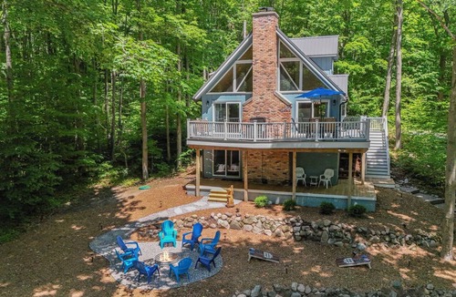 Bellaire Ski Chalet | Hilltop Hideaway Chalet UpNorth Shanty Creek, 3 Kings+Game Room+Firepit+Golf+Ski