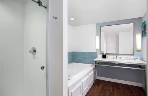 Central Business District Hotel | Hilton Garden Inn Mobile Downtown