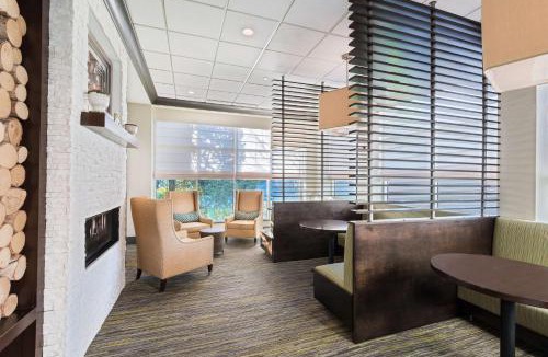 East Garden City Hotel | Hilton Garden Inn Westbury
