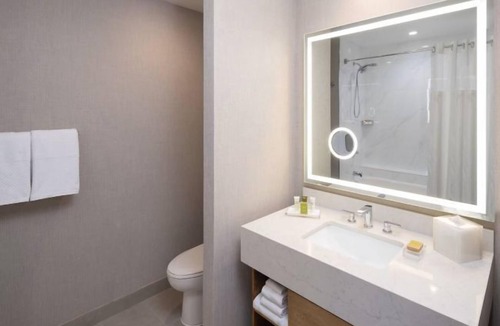 Greater Greenspoint Hotel | Hilton Houston North