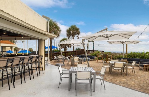 Indialantic Hotel | Hilton Melbourne Beach Oceanfront