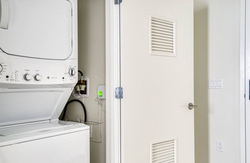 Downtown Berkeley Apartment | Hip Berkeley Studio w/ W/D & Coworking, walkable to BART, by Blueground