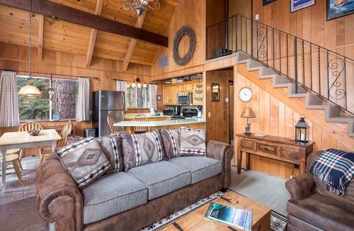 Carnelian Bay Cabin | Hip Spin to Classic Cabin Charm - Honey Bear Cabin