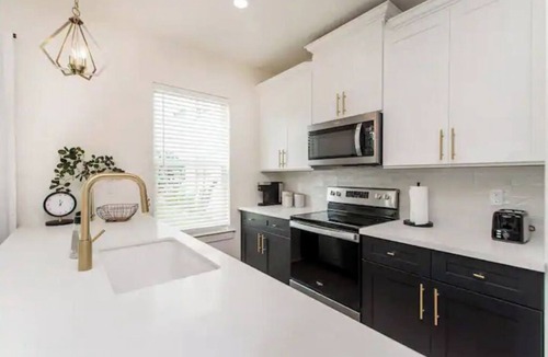 Hammond Condo | HiSTORIC DOWNTOWN HAMMOND CONDO 2 bed, 2 bath