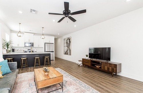 Hammond Condo | HiSTORIC DOWNTOWN HAMMOND CONDO 2 bed, 2 bath