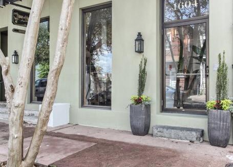 Lower Garden District Apartment | Historic Garden District 5BR with Parking and Balcony