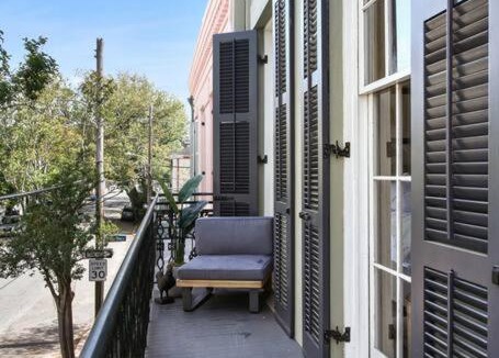 Lower Garden District Apartment | Historic Garden District 5BR with Parking and Balcony