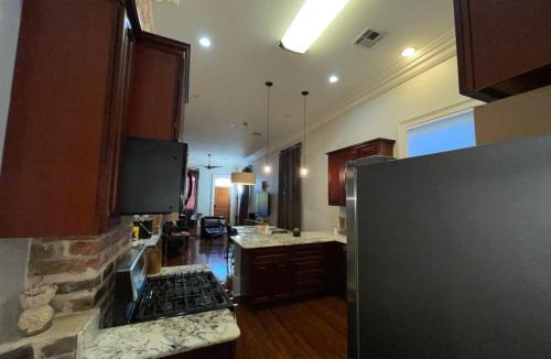 South 7th Ward House | Historic Marigny House mins to French Quarters!