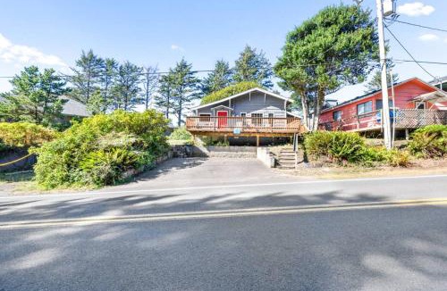 Oceanside House | Historic Oceanside Cabin with Peek-a-boo views dog friendly