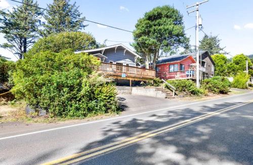 Oceanside House | Historic Oceanside Cabin with Peek-a-boo views dog friendly
