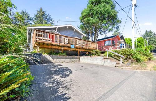 Oceanside House | Historic Oceanside Cabin with Peek-a-boo views dog friendly