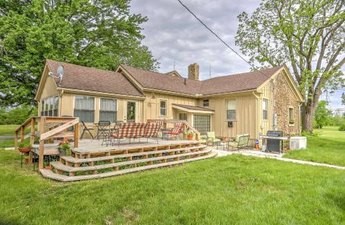 Lambertville House | Historic Ottawa Lake House: Deck, Barn + 96 Acres!
